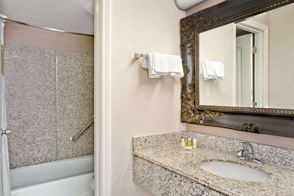 מלון Baymont By Wyndham College Park Atlanta Airport South מראה חיצוני תמונה
