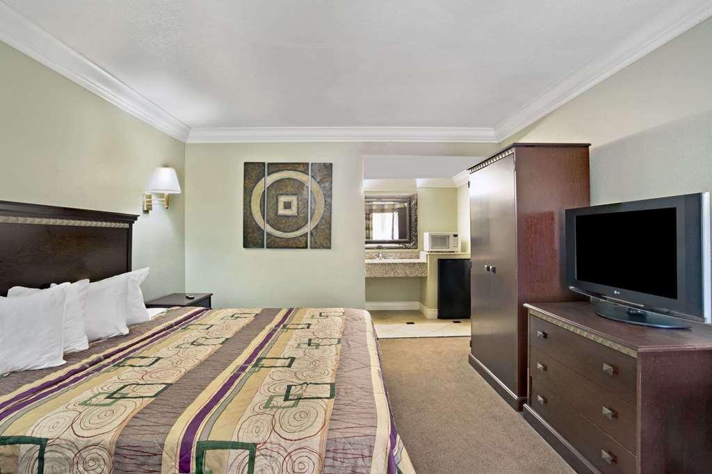 מלון Baymont By Wyndham College Park Atlanta Airport South מראה חיצוני תמונה