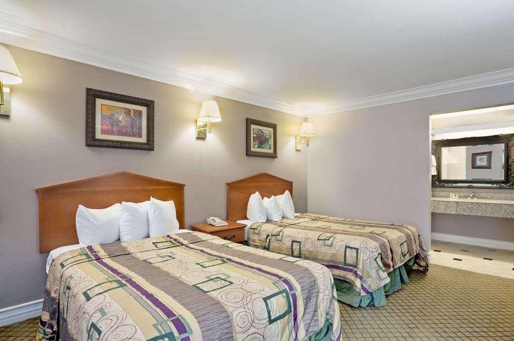 מלון Baymont By Wyndham College Park Atlanta Airport South מראה חיצוני תמונה
