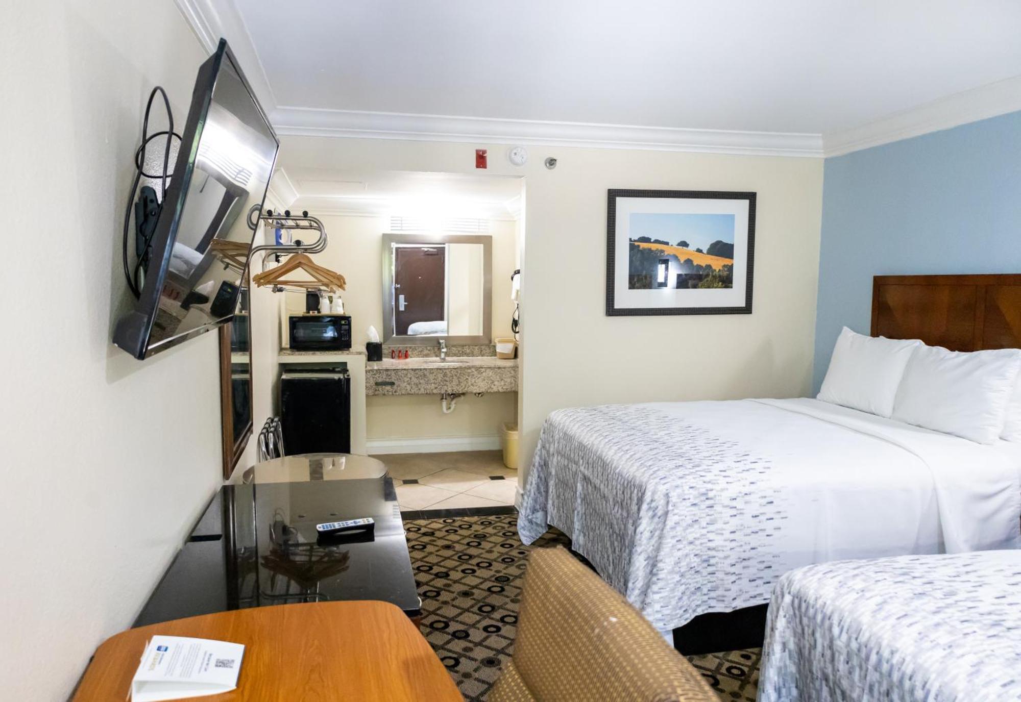 מלון Baymont By Wyndham College Park Atlanta Airport South מראה חיצוני תמונה
